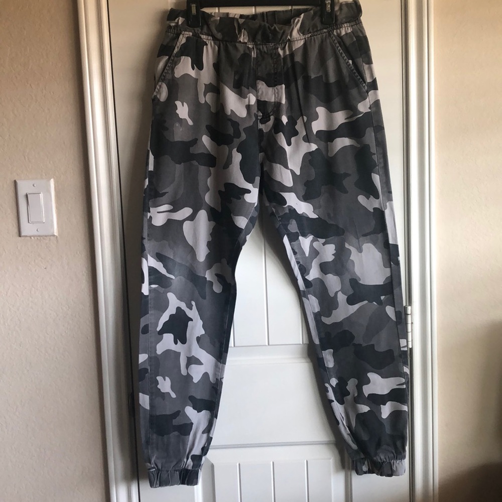 Ring of Fire camouflage joggers